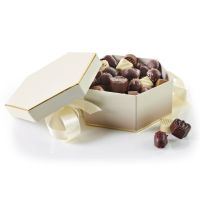 Rund Hatteæske -  Luksus chokolade 1000g_motiv: Sekskantet 2060-2358_closeup