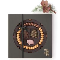 Cocoture juleæske med marcipan, chokolade og dragéer_sort